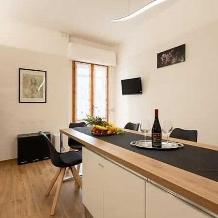 Casa Lo&ma *